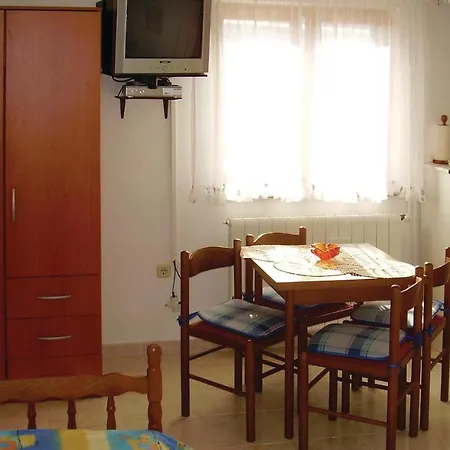 Lovely Studio In With Kitchen Apartment *